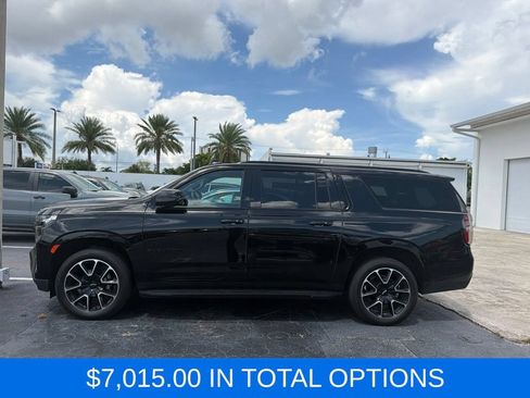 Used 2024 Chevrolet Suburban RST w/ Luxury Package RWD image 3