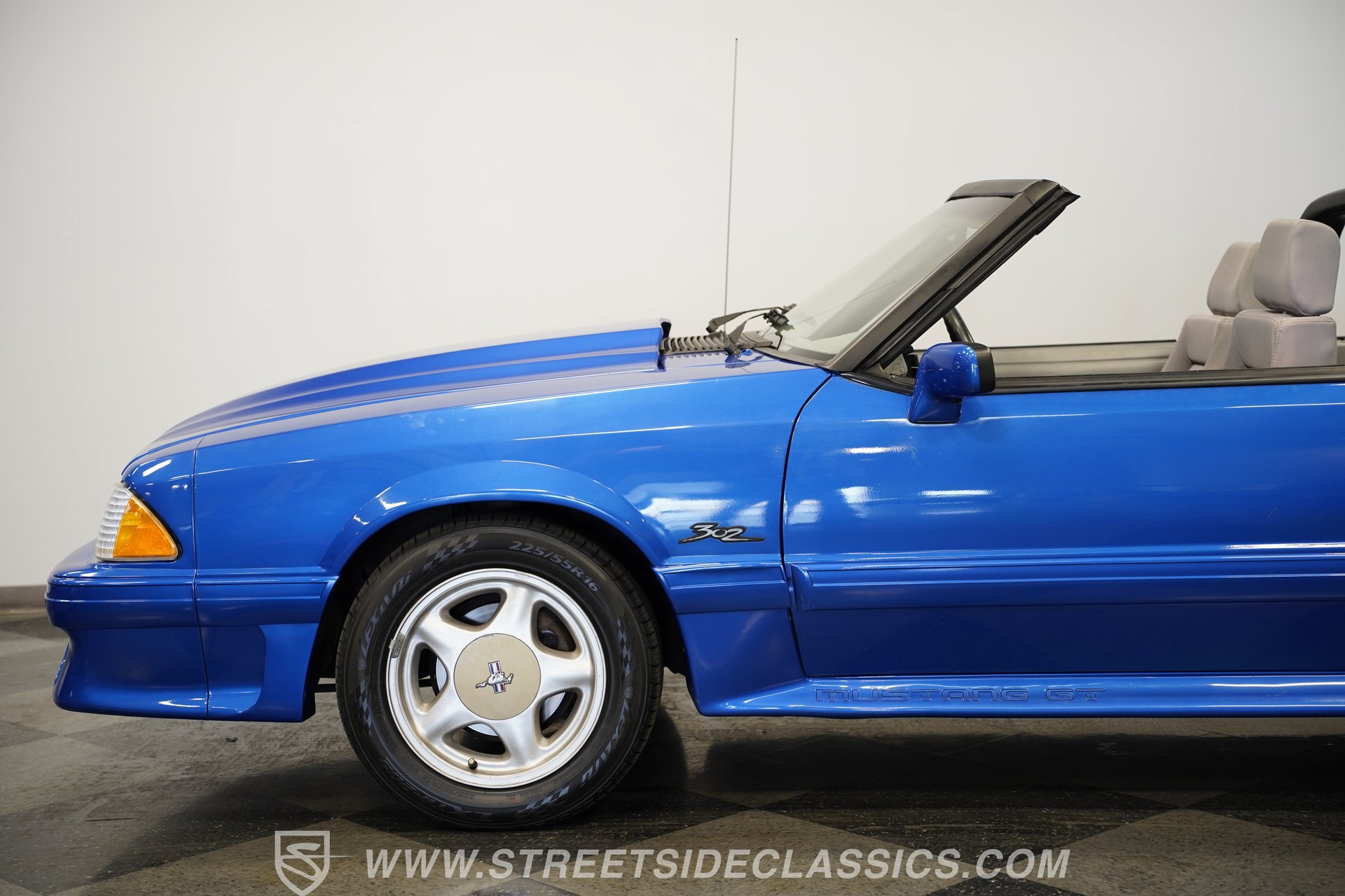 Used 1993 Ford Mustang GT RWD image 26