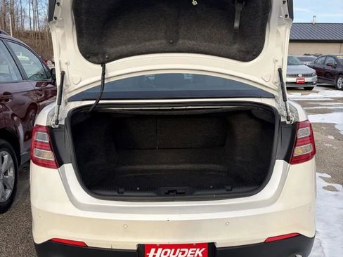 Used 2014 Ford Taurus SEL w/ Equipment Group 201A image 22