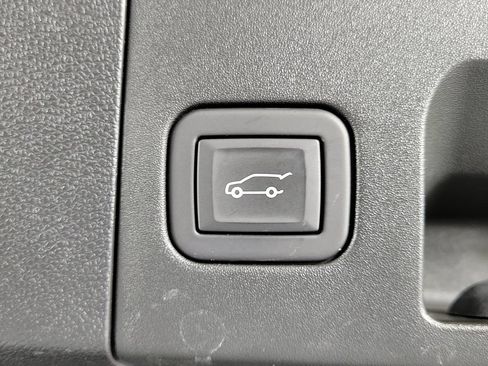 Certified 2024 Cadillac XT4 Sport FWD image 9