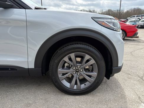 New 2026 Ford Explorer Active image 9