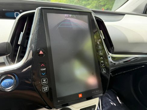 Used 2017 Toyota Prius Prime Advanced FWD image 22