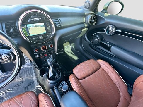 Used 2018 MINI Cooper S image 23