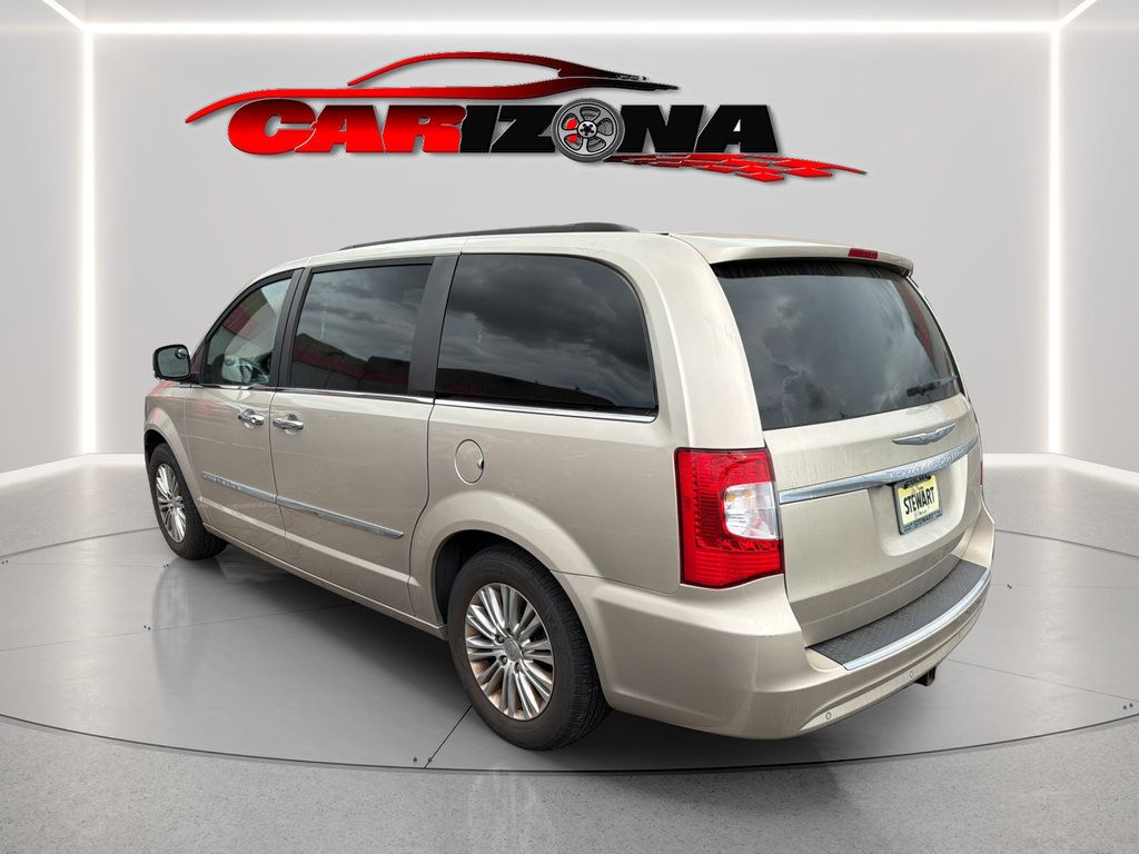 Used 2015 Chrysler Town & Country Touring-L w/ Driver Convenience Group FWD image 8
