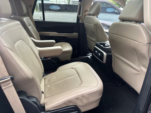 Used 2024 Ford Expedition Limited RWD image 24