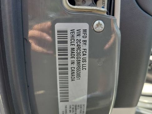 Used 2021 Chrysler Pacifica Limited AWD/4WD image 41
