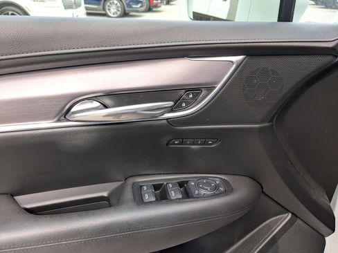 Used 2017 Cadillac XT5 Premium Luxury FWD image 11