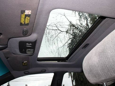 Used 1999 Nissan Maxima SE FWD image 9