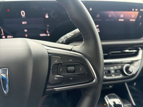 Used 2024 Buick Envista Sport Touring w/ Convenience I Package image 17