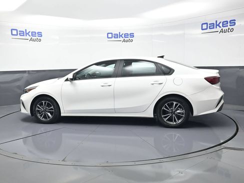 Certified 2024 Kia Forte LXS FWD image 4