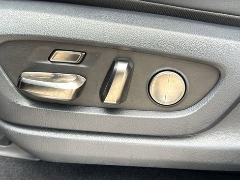 Used 2024 Lexus LX 600 4WD w/ Ultra Luxury Package image 11