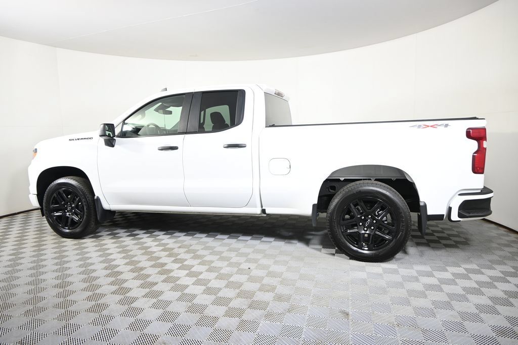 Used 2024 Chevrolet Silverado 1500 Custom w/ Rally Edition AWD/4WD image 3