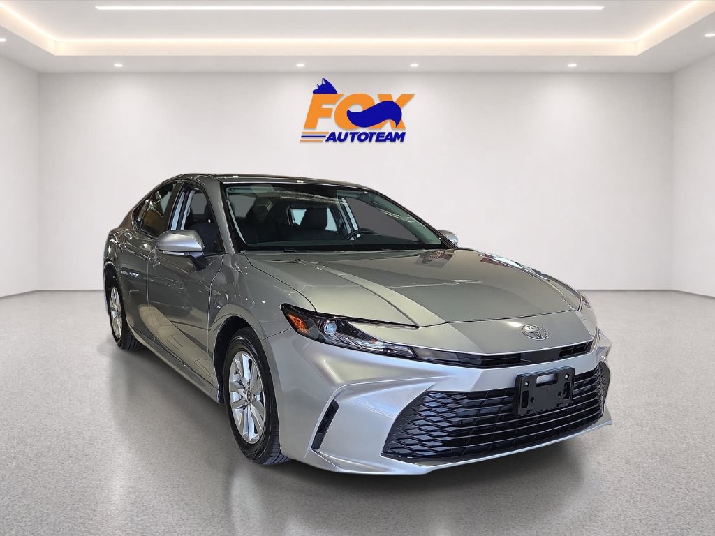 Used 2025 Toyota Camry LE FWD image 6