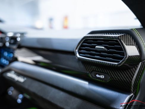 Used 2022 Lamborghini Urus AWD/4WD image 64