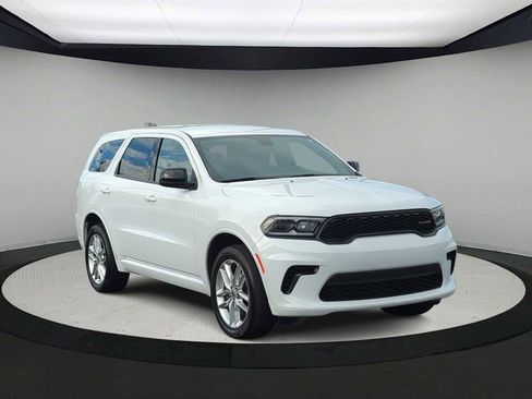 Used 2023 Dodge Durango GT image 2