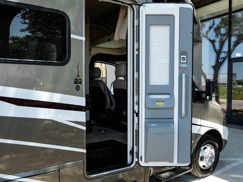 Used 2020 Mercedes-Benz Sprinter 3500 image 47