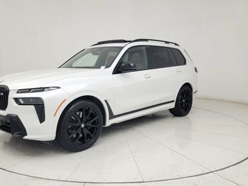 Used 2023 BMW X7 M60i AWD/4WD image 4