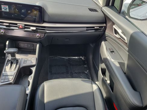 Used 2026 Kia Sportage EX w/ EX Panorama Roof Package FWD image 17