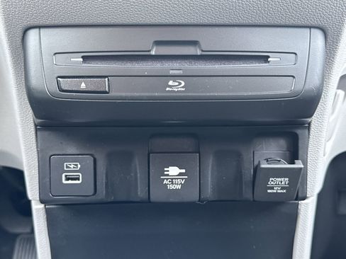 Used 2023 Honda Odyssey Touring image 5