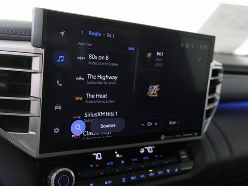 Used 2024 Toyota Tundra Platinum image 9