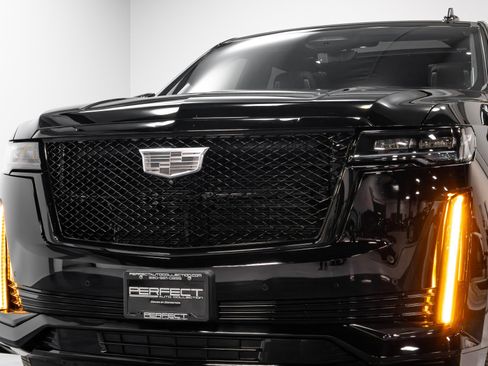 Used 2023 Cadillac Escalade Sport Platinum w/ LPO, ONYX Package image 75