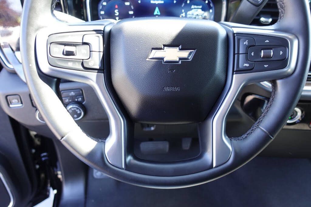 Used 2023 Chevrolet Silverado 1500 LT AWD/4WD image 46