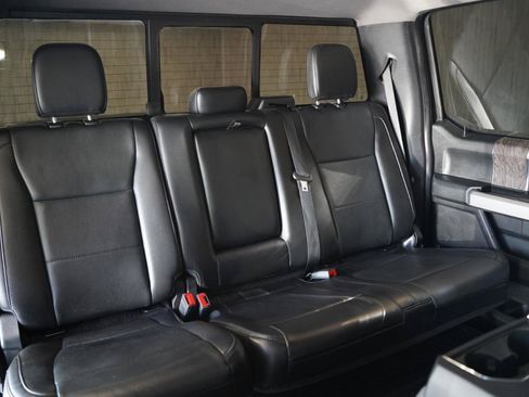 Used 2019 Ford F250 Lariat w/ Lariat Ultimate Package AWD/4WD image 36