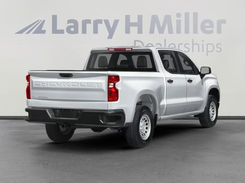 Used 2023 Chevrolet Silverado 1500 High Country w/ Technology Package AWD/4WD image 2