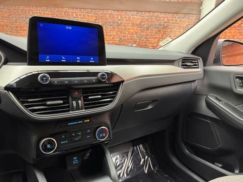 Certified 2022 Ford Escape SE AWD/4WD image 16