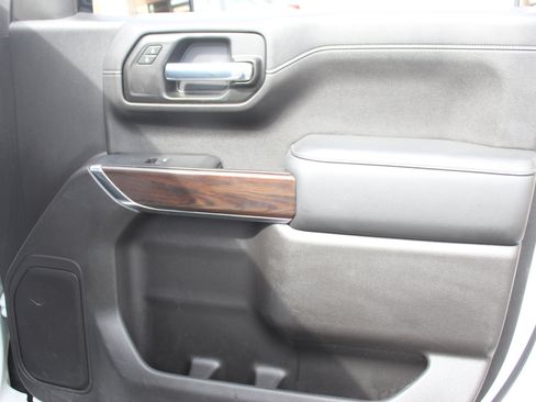 Used 2020 GMC Sierra 1500 SLT image 34