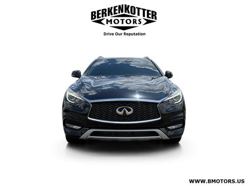 Used 2017 INFINITI QX30 Premium w/ Navigation Package AWD/4WD image 8