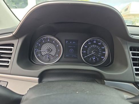 Used 2020 Hyundai Elantra Limited image 21