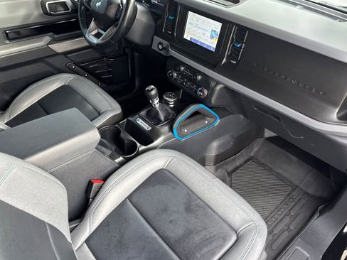 Used 2022 Ford Bronco Black Diamond image 16