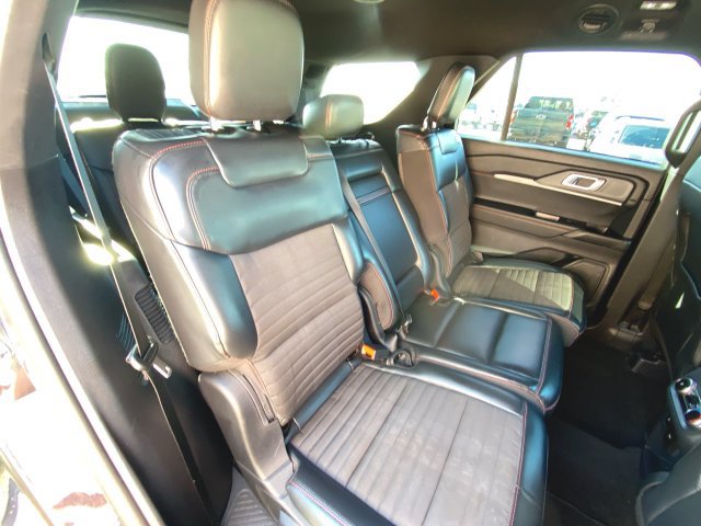 Used 2025 Ford Explorer ST-Line w/ ST-Line Street Pack AWD/4WD image 26