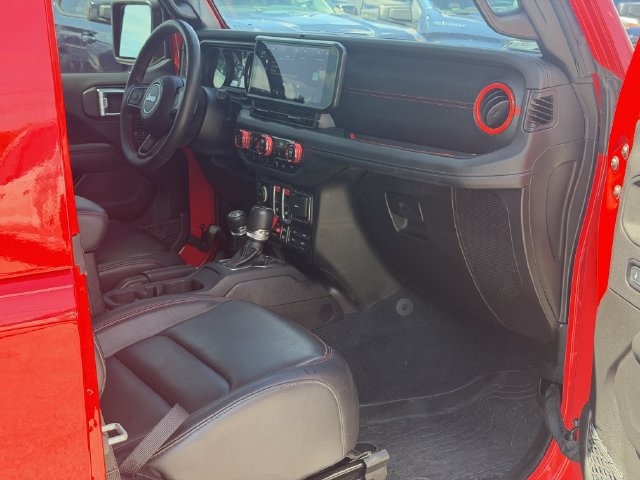 Used 2024 Jeep Wrangler Rubicon AWD/4WD image 16