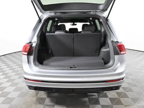 Used 2021 Volkswagen Tiguan SE R-Line image 11