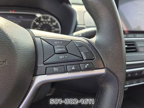 Used 2025 Nissan Altima 2.5 SV FWD image 24