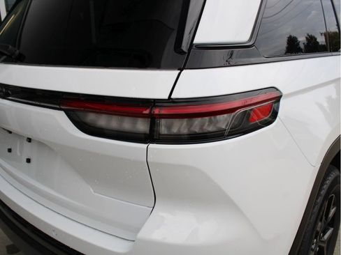 New 2025 Jeep Grand Cherokee Altitude image 36