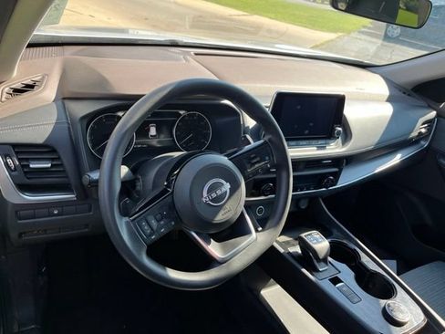 Used 2023 Nissan Rogue SV AWD/4WD image 9