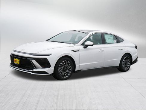 New 2026 Hyundai Sonata Limited image 2