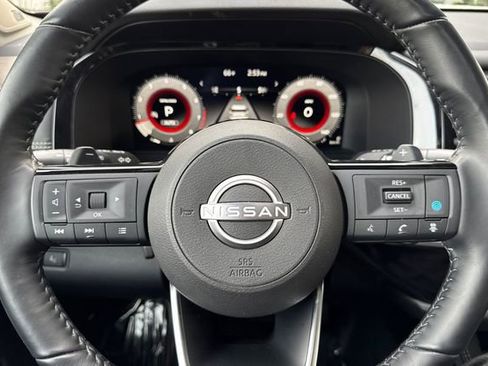 Used 2023 Nissan Pathfinder Platinum image 29