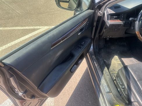 Used 2013 Lexus ES 350 w/ Luxury Pkg FWD image 25