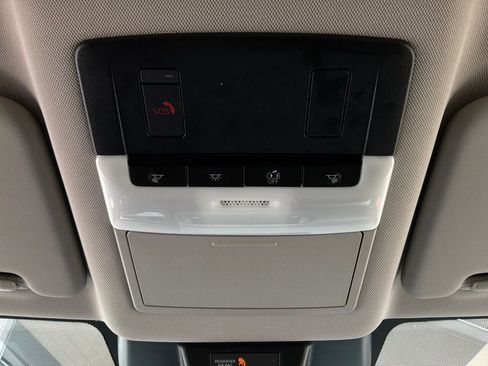Used 2025 Nissan Rogue SV FWD image 16