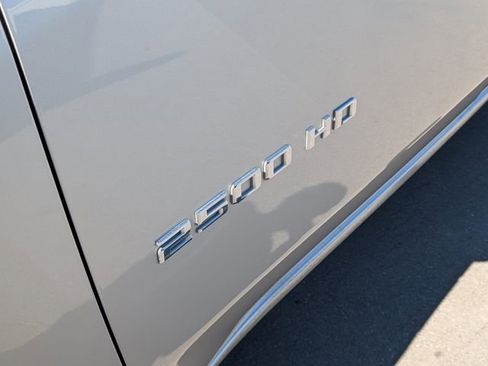 Used 2021 Chevrolet Silverado 2500 Custom w/ Custom Value Package image 16