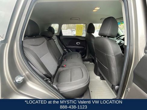 Used 2017 Kia Soul + FWD image 17