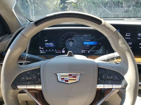 Used 2024 Cadillac Escalade Sport Platinum w/ LPO, ONYX Package AWD/4WD image 14