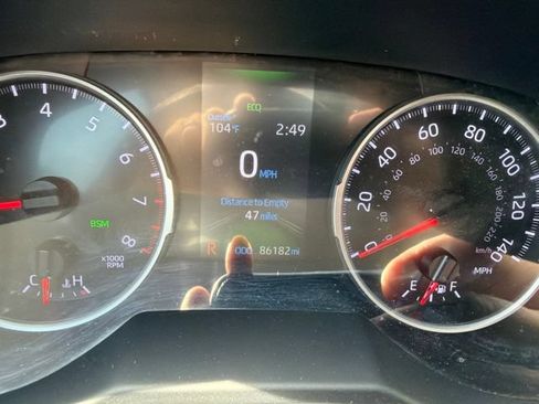 Used 2020 Toyota RAV4 XLE Premium FWD image 19