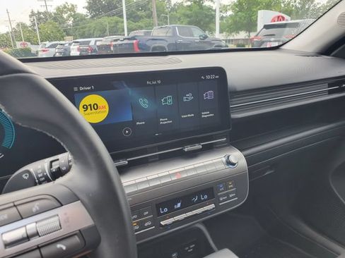 Used 2025 Hyundai Kona SEL AWD/4WD image 24