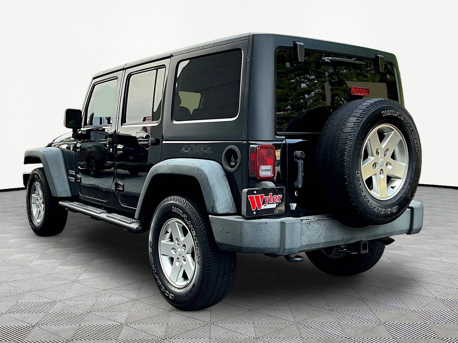 Used 2013 Jeep Wrangler Unlimited Sport AWD/4WD image 4