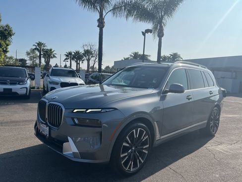 Used 2023 BMW X7 xDrive40i w/ Premium Package image 7